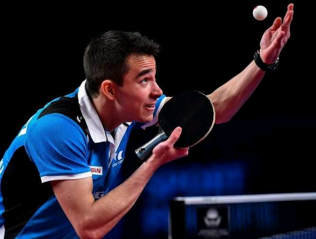 在看台上看 在看台上看