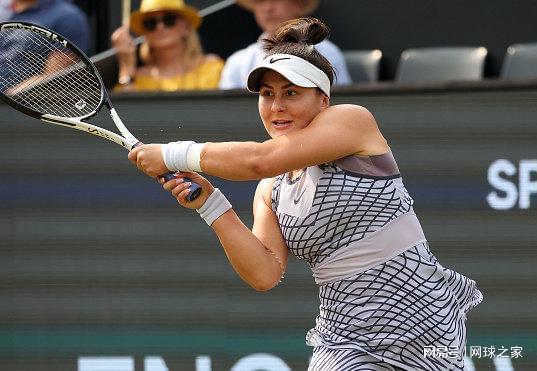 热议国足输球：总让人在不适应的位置踢球；退无可退没有幻想.